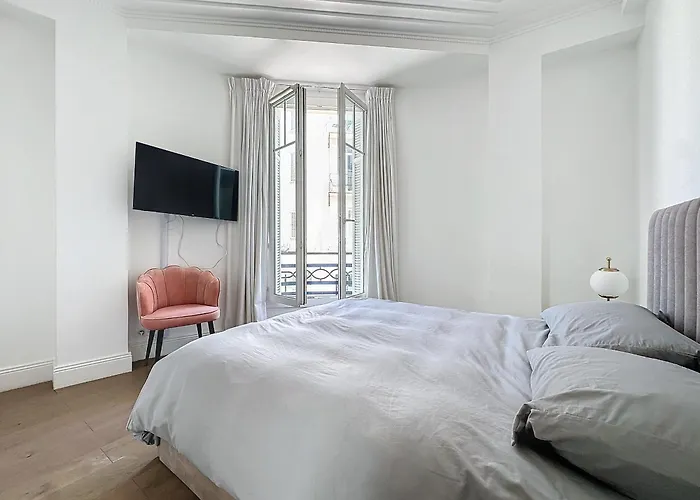 Apartment Intuition - 2 Pieces - Carre D Or *
